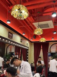 -东方先生国潮男士理发馆