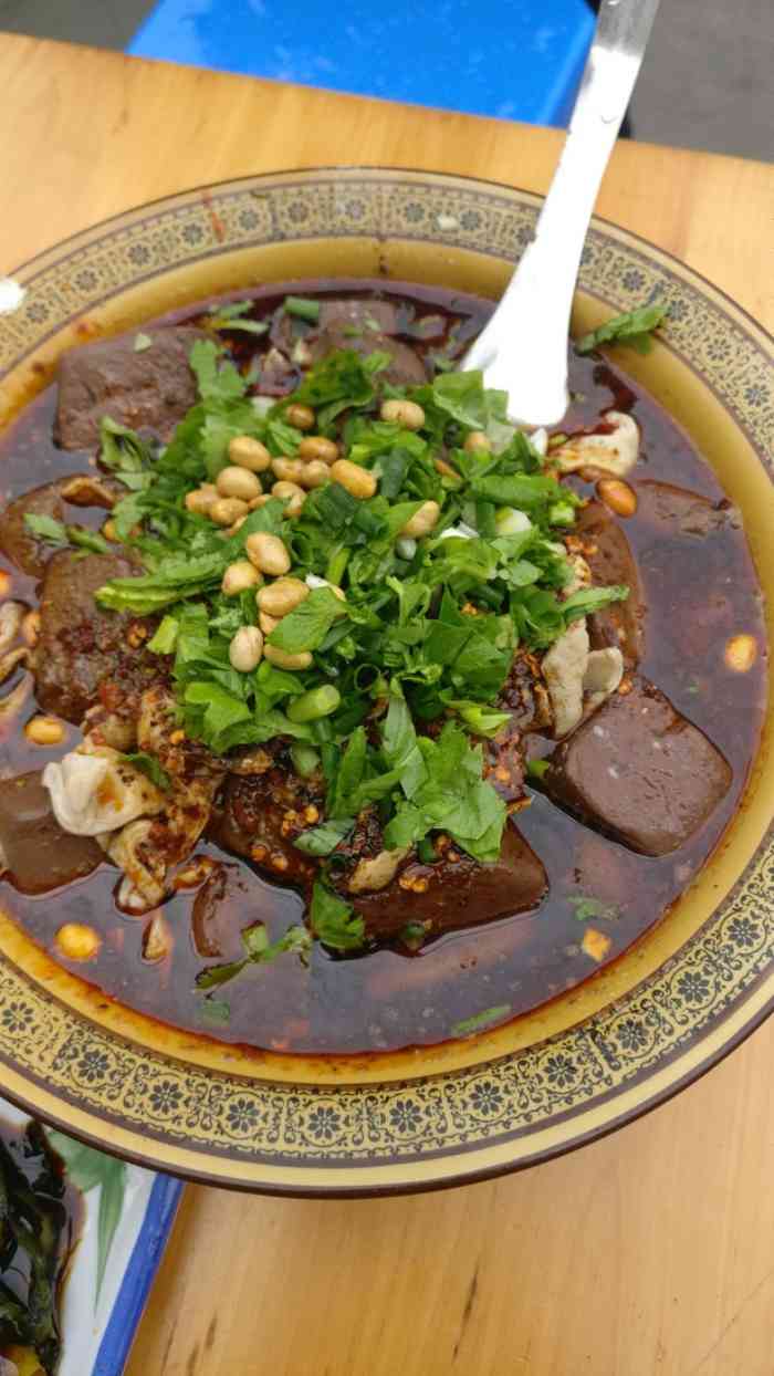 晏记新场肥肠血旺-"我男朋友特别喜欢吃血旺,这家更是必去无疑.