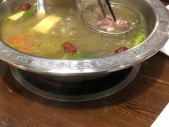 -乡土黄·鲜牛肉火锅·小龙虾(兴业街店)