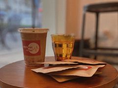 覆盆子拿铁-Joymean coffee.见面咖啡