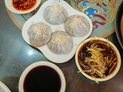 -笑来喜馄饨小笼工坊(通扬路店)