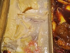 鸳鸯锅白汤-尚尚仙·酸汤猪手·猪肚鸡火锅(华联万柳购物中心店)