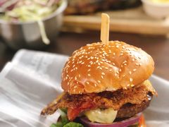 Aussie burger-Ribs & Burgers The Rocks