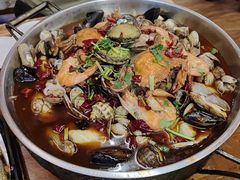 -老东镇啤酒屋海鲜加工·蒸汽海鲜·海鲜烧烤(台东店)