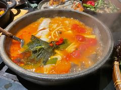 毛辣果酸汤鱼-Ameigo梅果·云贵川bistro(长宁来福士店)