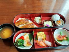 鹤便当-Tsuru鹤日本料理(静安香格里拉店)