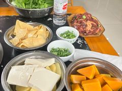 -黄利砖万峰林布依特色酸笋牛肉馆