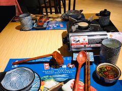 餐具摆设-舞漁日料美人胶原锅(陆家嘴中心店)