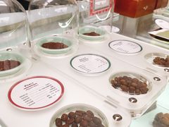 -UNI UNI(环亚凯瑟琳店)