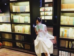 -钟书阁(松江泰晤士小镇店)