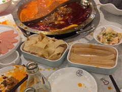 -茅草房·河畔园林火锅