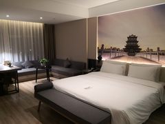 -榆林榆阳西路火车站亚朵酒店