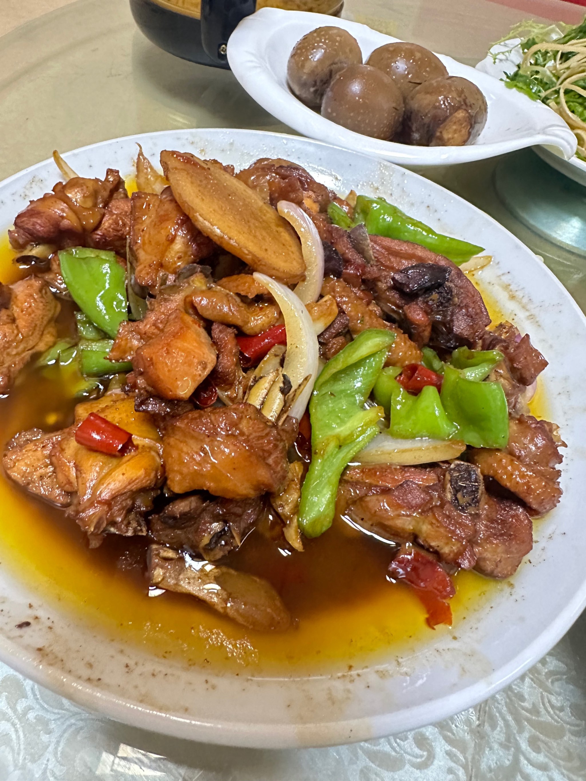 新疆天山天池吃什么