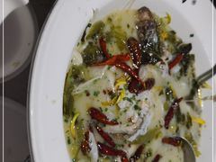 -江渔儿酸菜鱼·拔草餐厅(虎门君乐汇店)
