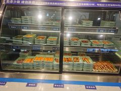 面包甜点陈列柜-蚝英雄鲜蚝自助专门店(长楹天街直营店)