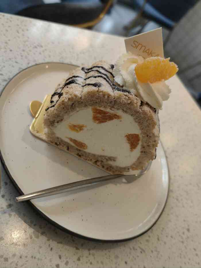smaka (愚园路店)-"店真的不大,不过还好等的人不是特别多在隔.