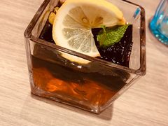 焦糖双色冰粉-鱼酷活鱼烤鱼(恒隆广场店)