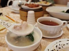 豆苗瑶柱鸡球粥-伯爵名宴