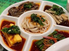 小吃五拼-令氏家外家周秦食府(高新店)