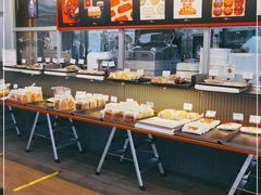 面包甜点陈列柜-OUR Bakery(三里屯太古里店)