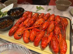 -肥肥虾庄·金牌油焖大虾(汉街SKP店)