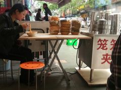 露天位-天府米线笼笼肉夹馍(钟楼小区店)