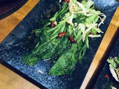 油泼菜心-老东镇啤酒屋海鲜加工·蒸汽海鲜·海鲜烧烤(台东店)