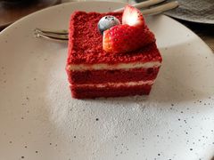 红丝绒慕斯蛋糕-良木缘咖啡西餐(新城市广场店)