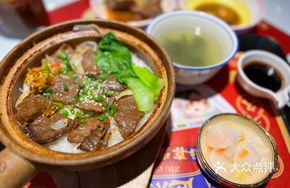 红烩牛肉煲仔饭