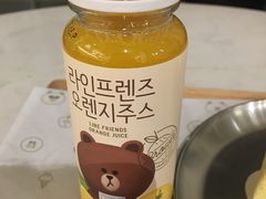 -LINE FRIENDS Garosu-gil Flagship Store