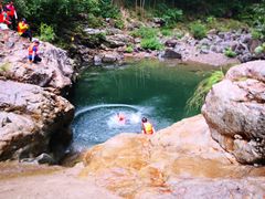 -安吉龙王山峡谷漂流