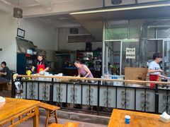 -茅屋大酒店