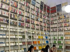 -钟书阁(松江泰晤士小镇店)