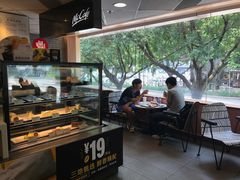 面包甜点陈列柜-麦当劳(东方时代广场分店)