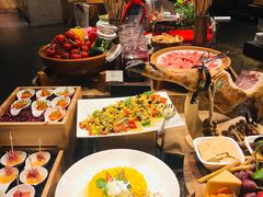 -松山湖凯悦酒店·Café自助餐厅·周末火舞秀表演