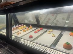 -亚洲国际大酒店·云顶阁旋转自助餐厅