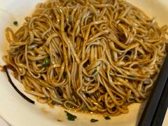 开洋葱油拌面-老洋房花园饭店(绍兴路店)