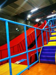 -蹦贝运动中心·蹦床·攀岩·闯关(龙岗店)