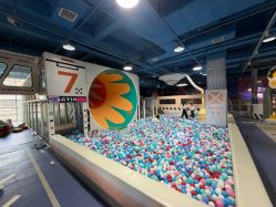 -欧酷世界动力星球(王府井奥莱UP TOWN店)