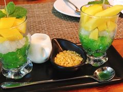 -Chom Cafe and Restaurant