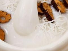 -墨脱石锅椰子鸡•香草鸭•东山羊(大东海店)