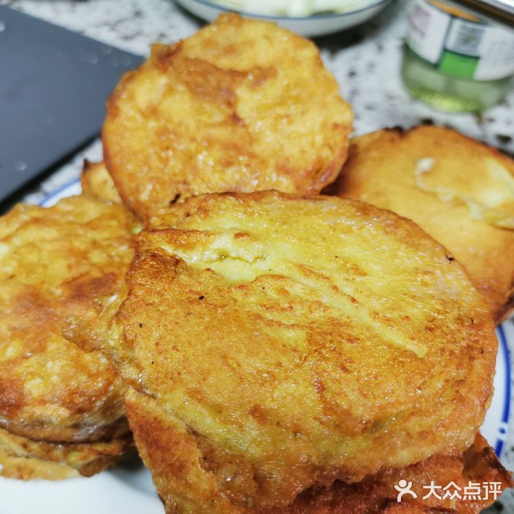 被旺财pick的软软的金黄的油香的鸡蛋馍片