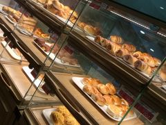 面包甜点陈列柜-新侨三宝乐面包店(崇文门店)