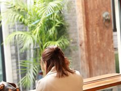 靠窗位-糖房咖啡(南锣鼓巷店)