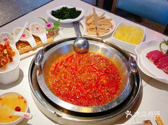 主打鲜货的火锅，菜品真的蛮新鲜