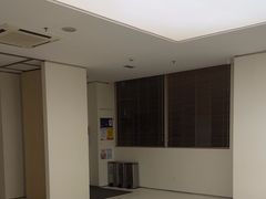 -卡罗酒店(东门晒布地铁站店)