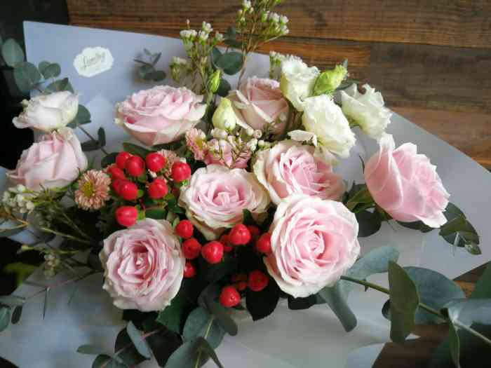 鹿鸣花坊(汇港购物中心店)-"跟小姐妹去汇港购物中心买饮料的时候路过