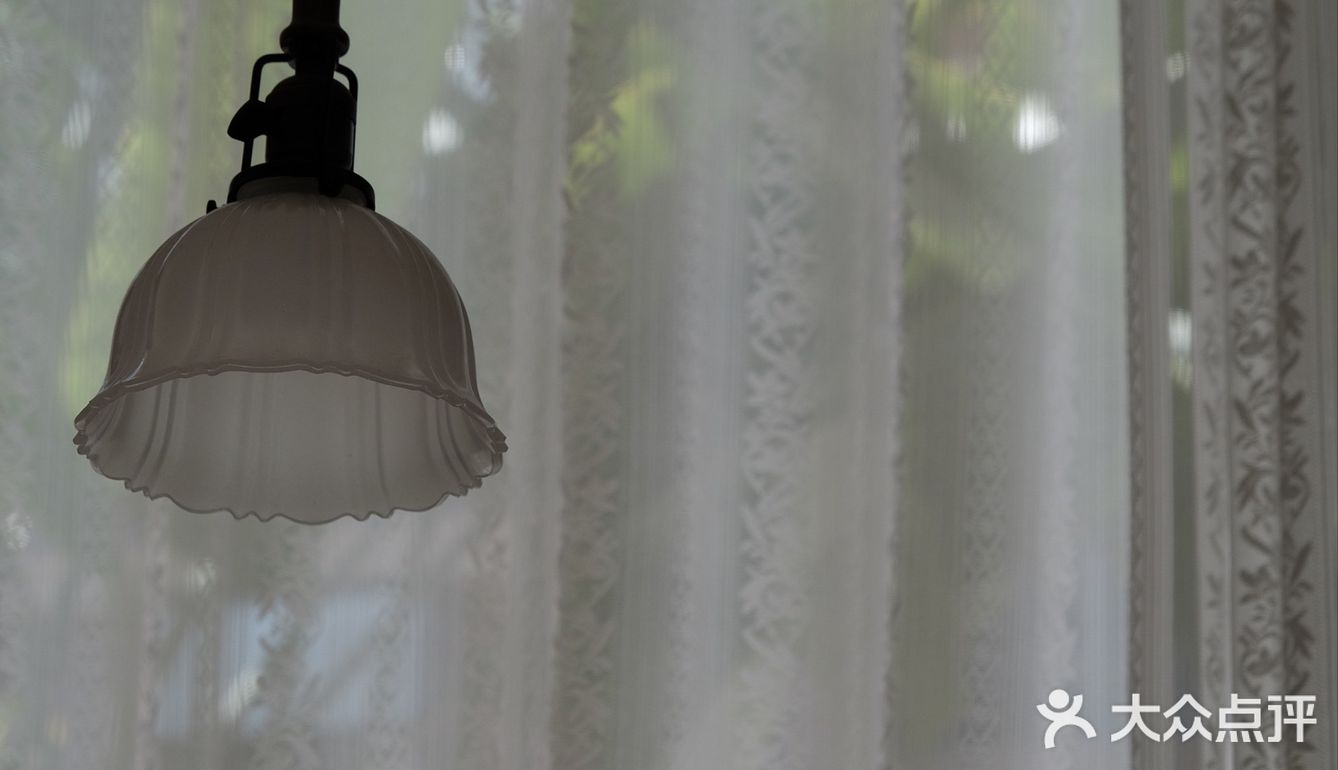 MoonLight Cafè月白｜风中一朵白白的云