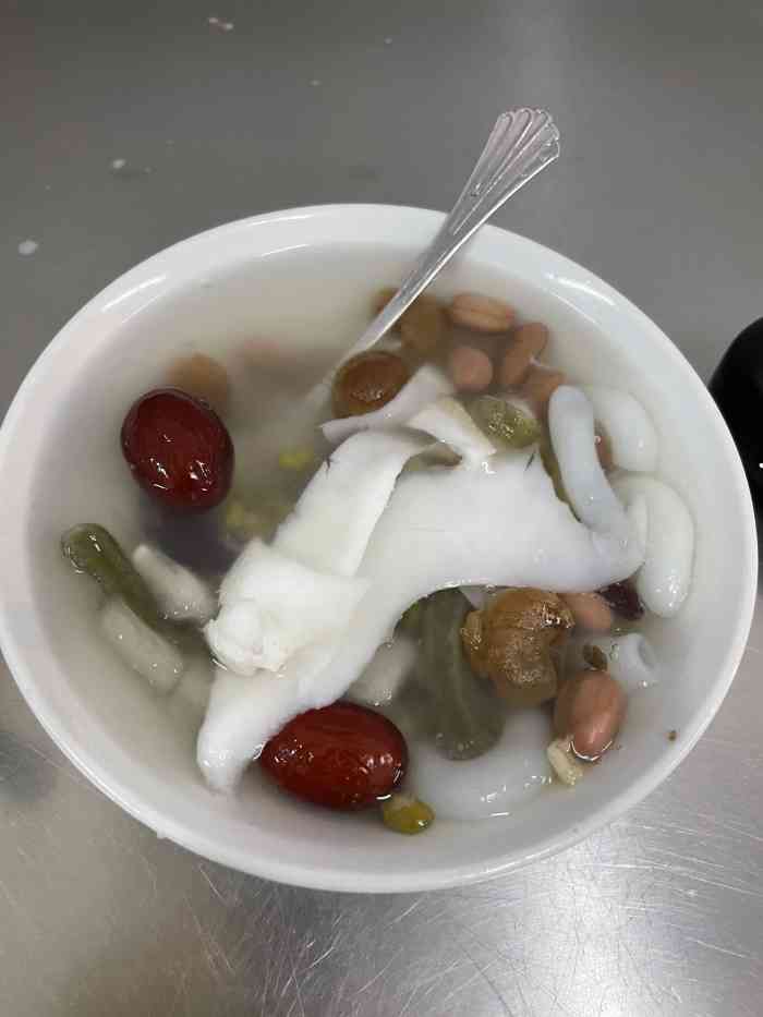 公鸡碗清补凉-"打卡老字号清补凉公鸡碗93,在新华南这边.
