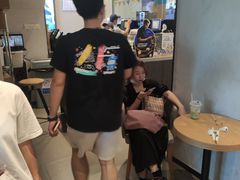 等位区-瑞幸咖啡(南丰汇商场店)